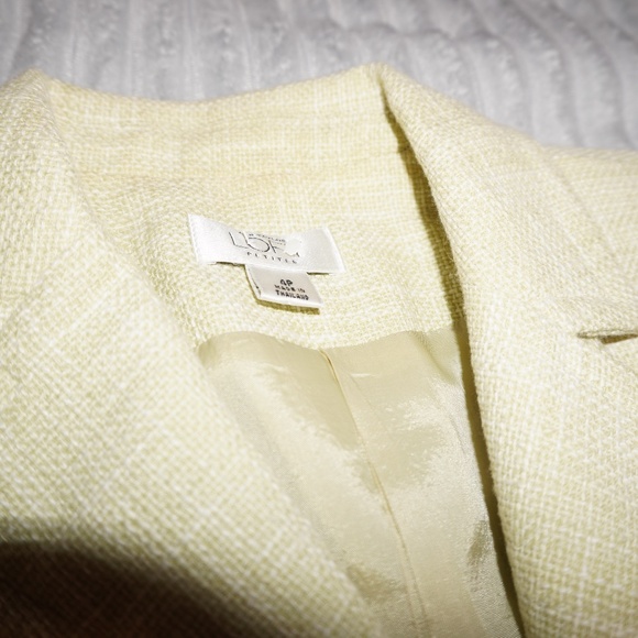 Short tweed jacket, spring color, light green by Loft - Picture 2 of 2